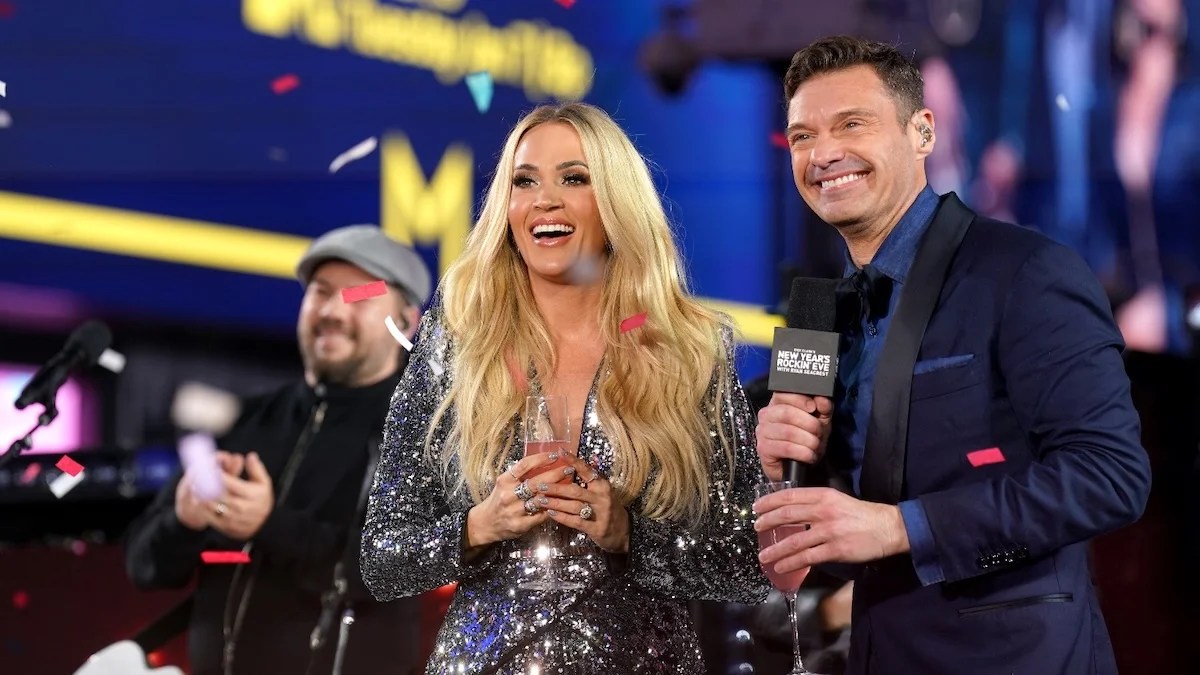 carrie-underwood-ryan-seacrest-new-years-rockin-eve-abc